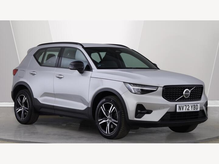 Volvo XC40 2.0 B3 MHEV Plus Dark DCT Auto Euro 6 (s/s) 5dr
