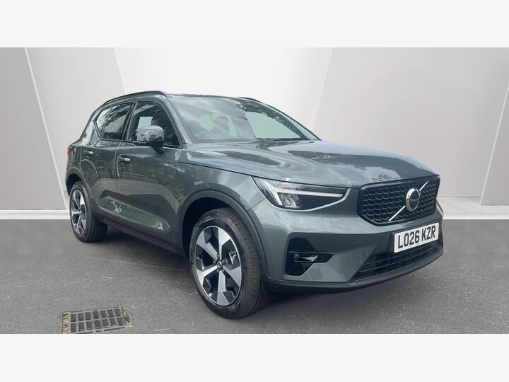 Volvo XC40 2.0 B3 MHEV Plus Dark DCT Auto Euro 6 (s/s) 5dr