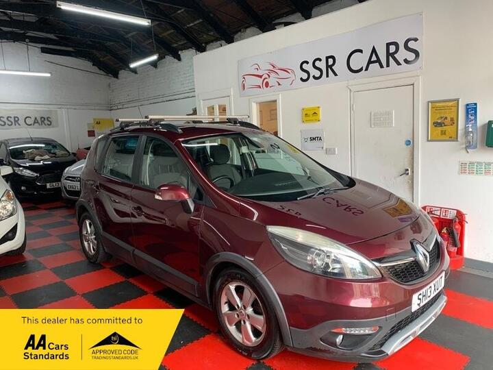 Renault Scenic 1.6 DCi Dynamique TomTom Euro 5 (s/s) 5dr Renault Scenic 1.6 DCi Dynamique TomTom Euro 5 (s/s) 5dr