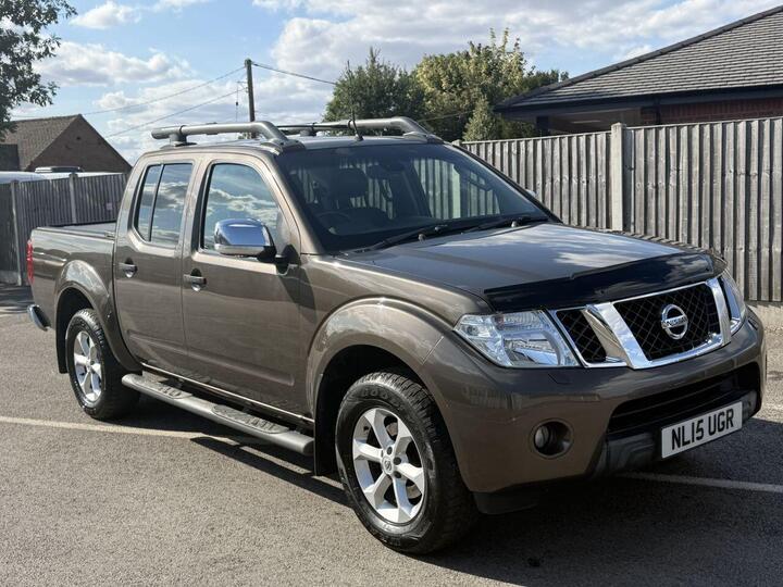 Nissan NAVARA 2.5 DCi Tekna 4WD Euro 5 4dr