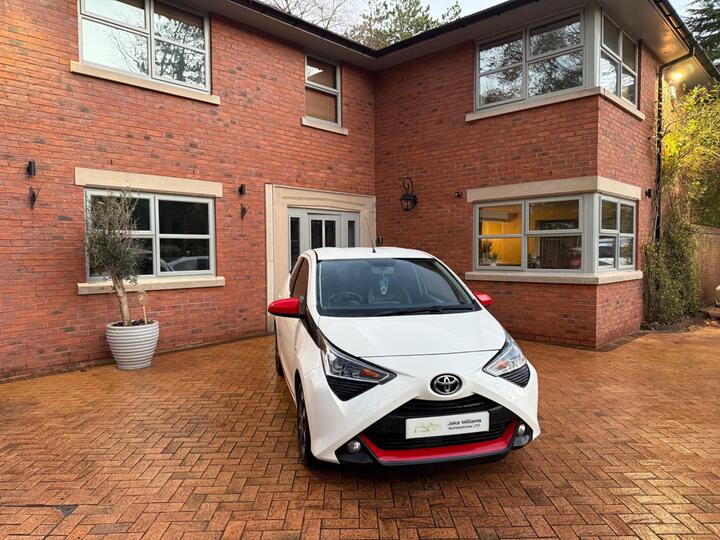 Toyota AYGO 1.0 VVT-i X-trend Euro 6 5dr Toyota AYGO 1.0 VVT-i X-trend Euro 6 5dr