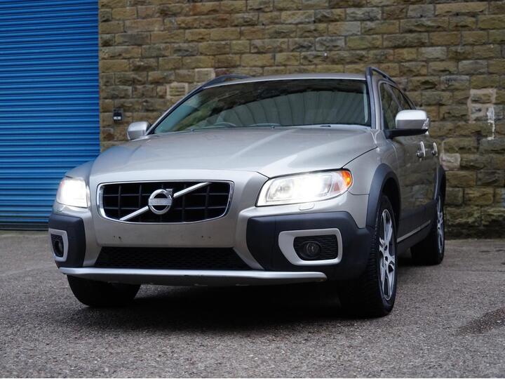 Volvo XC70 2.4 D5 SE Lux AWD Euro 5 (s/s) 5dr