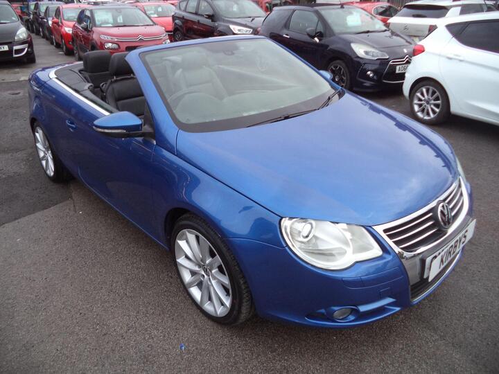 Volkswagen Eos 2.0 TDI CR Sport Cabriolet Euro 5 2dr Volkswagen Eos 2.0 TDI CR Sport Cabriolet Euro 5 2dr