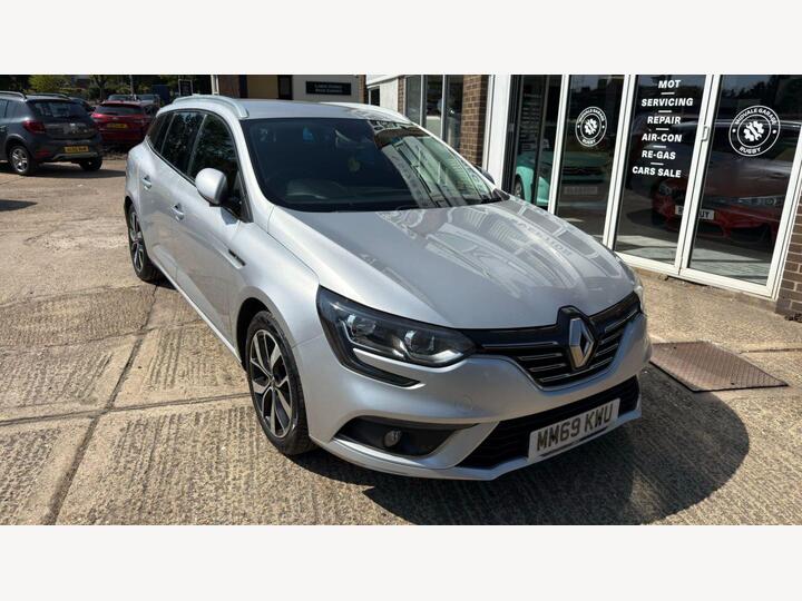Renault MEGANE 1.5 Blue DCi Iconic Sport Tourer Euro 6 (s/s) 5dr