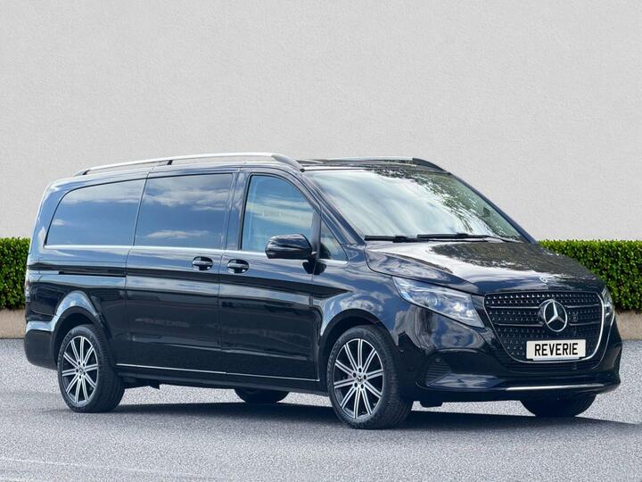 Mercedes-Benz V CLASS 2.0 V220d Premium G-Tronic+ Euro 6 (s/s) 5dr (8 Seat, Extra Long)
