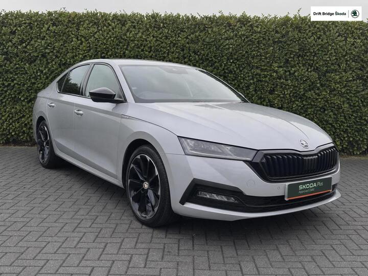 Skoda Superb 1.4 TSI IV 13kWh SportLine Plus DSG Euro 6 (s/s) 5dr