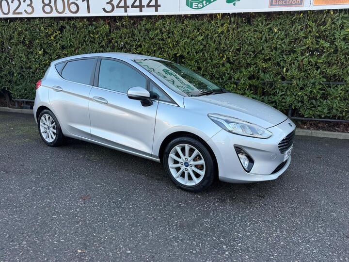 Ford Fiesta 1.0T EcoBoost Titanium Euro 6 (s/s) 5dr