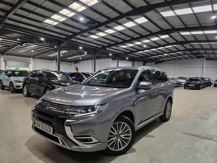 Mitsubishi Outlander 2.4h TwinMotor 13.8kWh Exceed Safety CVT 4WD Euro 6 (s/s) 5dr Mitsubishi Outlander 2.4h TwinMotor 13.8kWh Exceed Safety CVT 4WD Euro 6 (s/s) 5dr