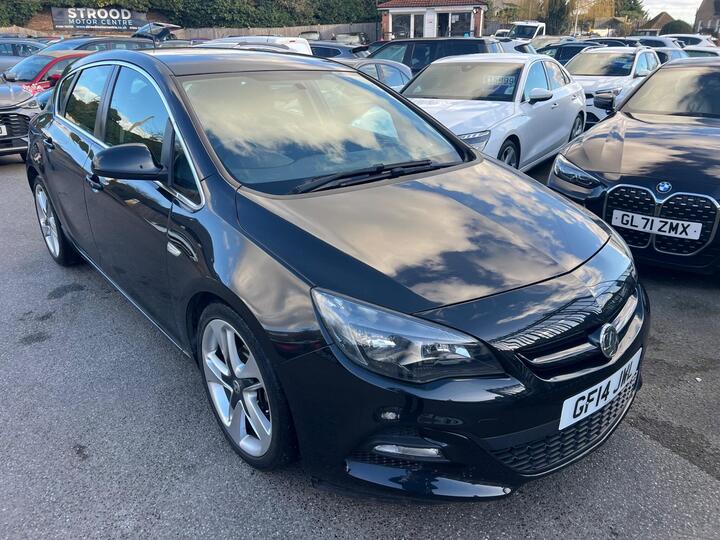 Peugeot 2008 1.2 PureTech Allure Euro 6 (s/s) 5dr Peugeot 2008 1.2 PureTech Allure Euro 6 (s/s) 5dr