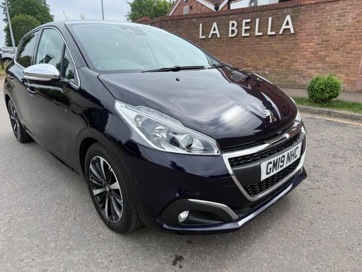 Peugeot 208 1.2 PureTech Tech Edition Euro 6 (s/s) 5dr Peugeot 208 1.2 PureTech Tech Edition Euro 6 (s/s) 5dr