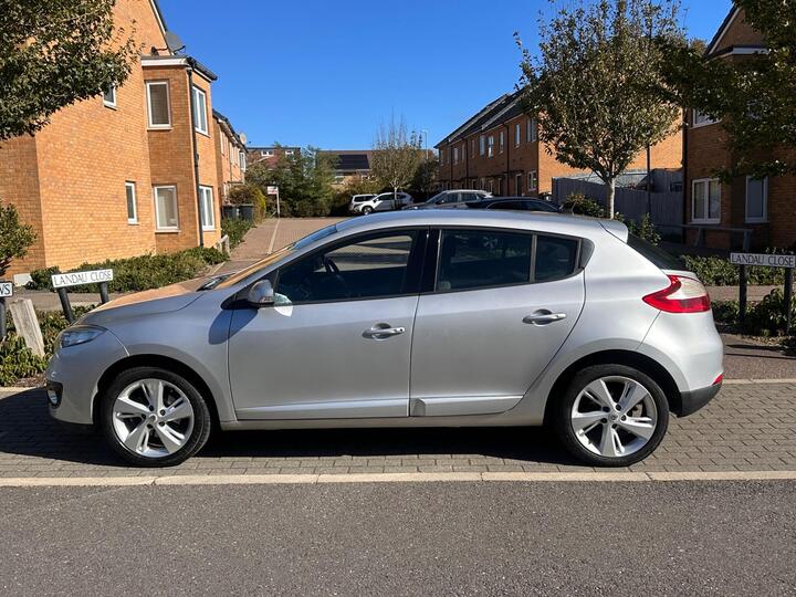 Renault Megane 1.6 VVT Dynamique TomTom Euro 5 5dr Renault Megane 1.6 VVT Dynamique TomTom Euro 5 5dr