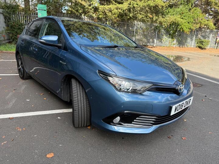 Toyota Auris 1.8 VVT-h Design CVT Euro 6 (s/s) 5dr