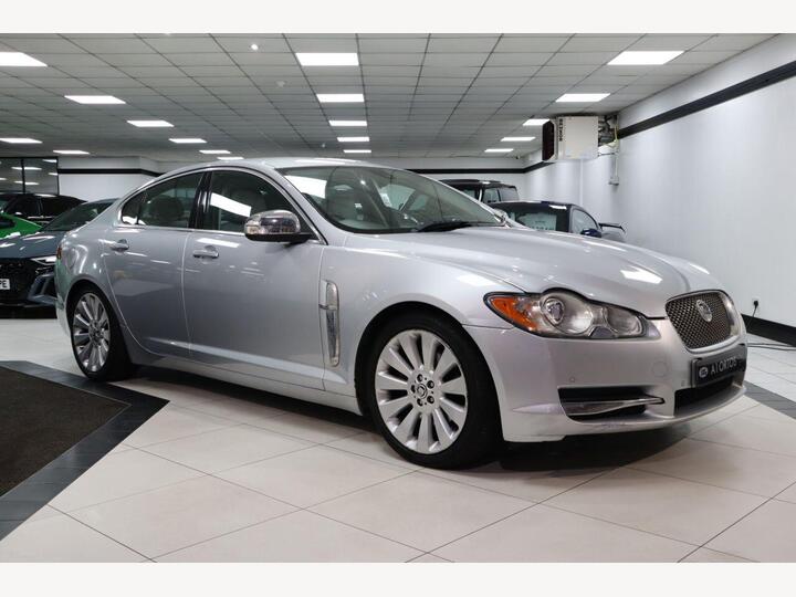 Jaguar XF 2.7d V6 Luxury Auto Euro 4 4dr