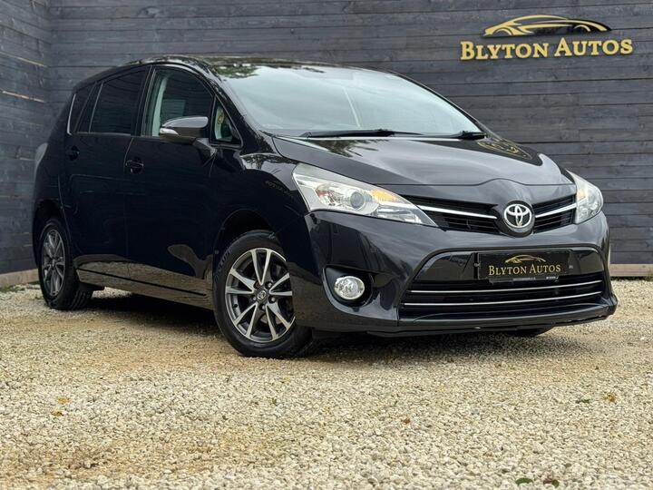 Toyota Verso 2.0 D-4D Icon Euro 5 5dr Toyota Verso 2.0 D-4D Icon Euro 5 5dr