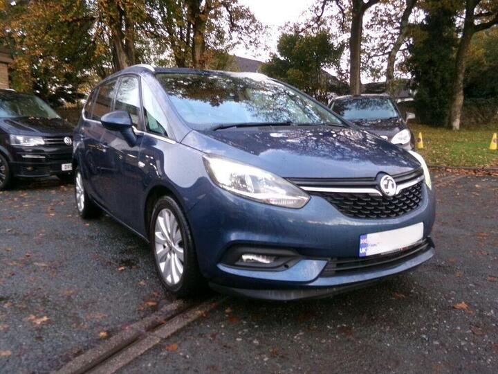 Vauxhall Zafira Tourer 1.6 CDTi EcoFLEX SE Euro 6 (s/s) 5dr Vauxhall Zafira Tourer 1.6 CDTi EcoFLEX SE Euro 6 (s/s) 5dr