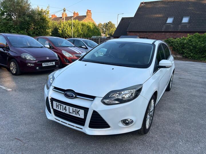 Ford Focus 1.0T EcoBoost Zetec Euro 5 (s/s) 5dr