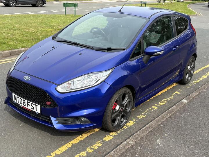 Ford Fiesta 1.6T EcoBoost ST-2 Euro 6 3dr Ford Fiesta 1.6T EcoBoost ST-2 Euro 6 3dr