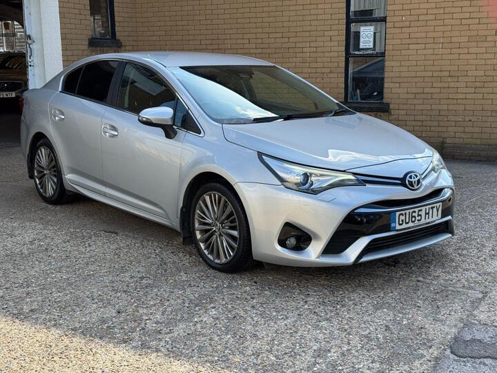 Toyota AVENSIS 2.0 D-4D Excel Euro 6 (s/s) 4dr