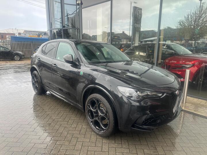 Alfa Romeo Stelvio 2.9 V6 Bi-Turbo Quadrifoglio Super Sport Auto Q4 AWD Euro 6 (s/s) 5dr Alfa Romeo Stelvio 2.9 V6 Bi-Turbo Quadrifoglio Super Sport Auto Q4 AWD Euro 6 (s/s) 5dr