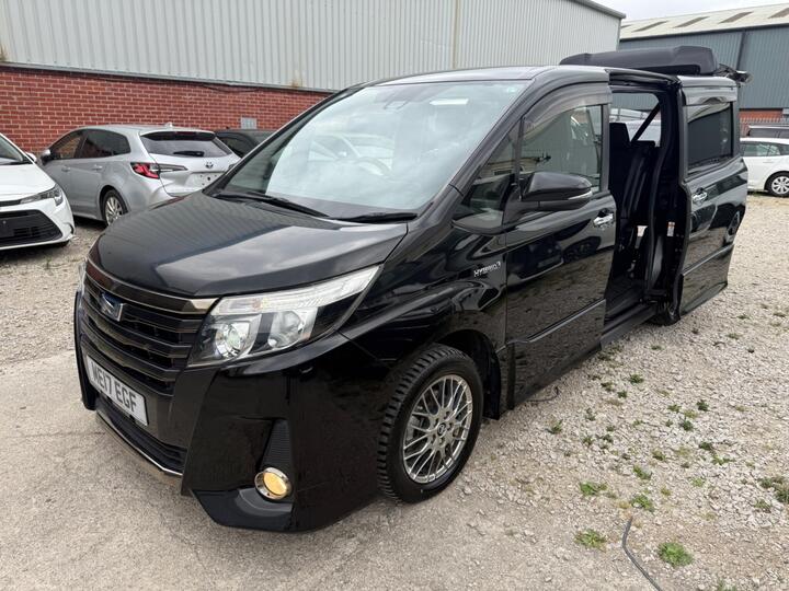 Toyota Voxy 7&heated Seats Hybrid Finance Available
