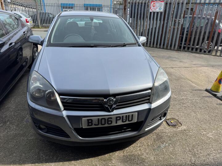 Vauxhall Astra 1.7 CDTi 16v SXi 5dr Vauxhall Astra 1.7 CDTi 16v SXi 5dr