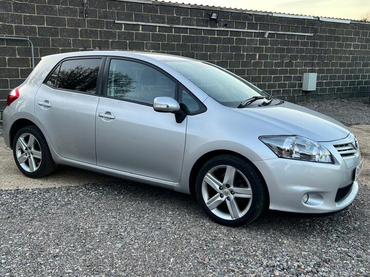 Toyota Auris 1.6 V-Matic SR Euro 5 5dr