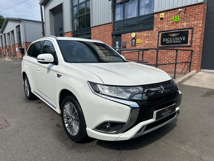 Mitsubishi Outlander 2.4h TwinMotor 13.8kWh Dynamic CVT 4WD Euro 6 (s/s) 5dr