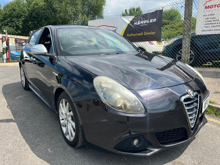 Alfa Romeo Giulietta 2.0 JTDM-2 Veloce Euro 5 (s/s) 5dr Alfa Romeo Giulietta 2.0 JTDM-2 Veloce Euro 5 (s/s) 5dr