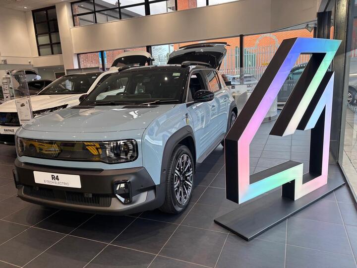 Renault 4 E-Tech Electric Comfort Range 52kWh Iconic Auto 5dr