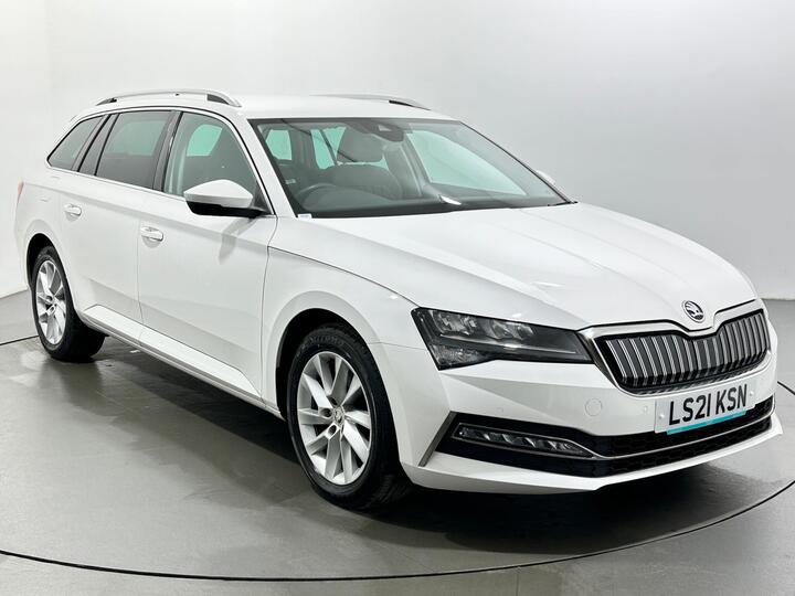 Skoda Superb 1.4 TSI IV 13kWh SE Technology DSG Euro 6 (s/s) 5dr Skoda Superb 1.4 TSI IV 13kWh SE Technology DSG Euro 6 (s/s) 5dr