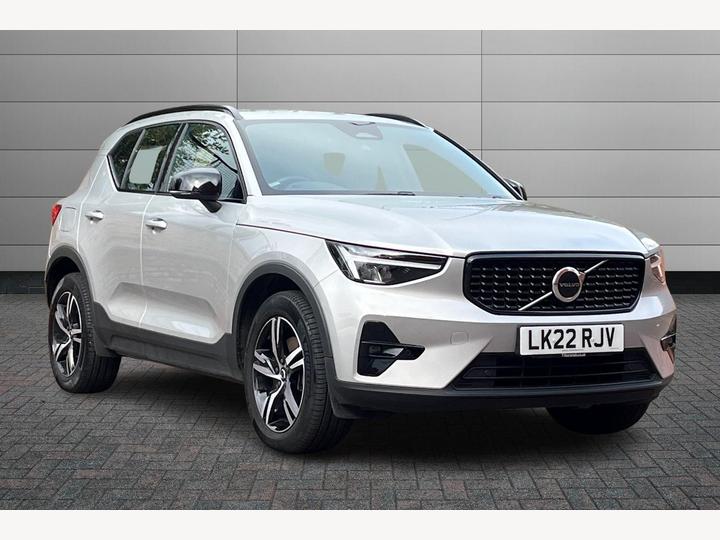 Volvo Xc40 2.0 B3 MHEV Plus DCT Auto Euro 6 (s/s) 5dr