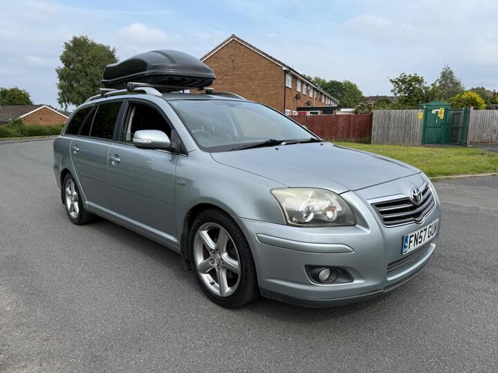 Toyota Avensis 2.2 D-4D T180 5dr