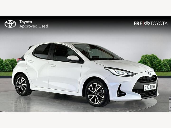 Toyota Yaris 1.5 VVT-h Design E-CVT Euro 6 (s/s) 5dr Toyota Yaris 1.5 VVT-h Design E-CVT Euro 6 (s/s) 5dr