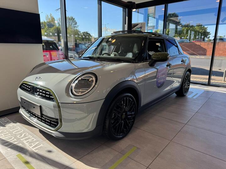 MINI Cooper 1.5C Paul Smith Edition Steptronic Euro 6 (s/s) 5dr