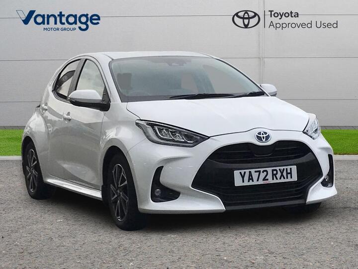 Toyota Yaris 1.5 VVT-h Design E-CVT Euro 6 (s/s) 5dr Toyota Yaris 1.5 VVT-h Design E-CVT Euro 6 (s/s) 5dr