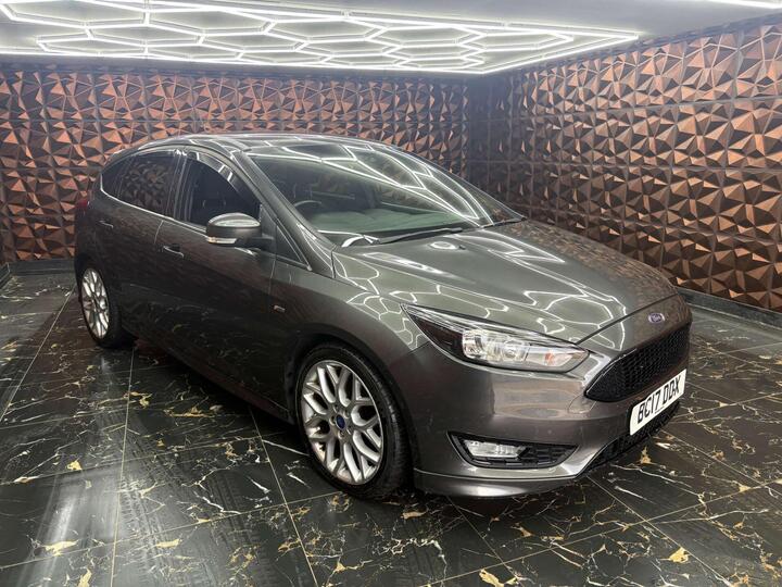 Ford FOCUS 1.0T EcoBoost ST-Line Euro 6 (s/s) 5dr