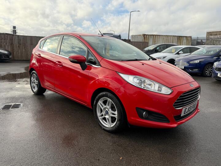 Ford Fiesta 1.0T EcoBoost Zetec Euro 5 (s/s) 5dr Ford Fiesta 1.0T EcoBoost Zetec Euro 5 (s/s) 5dr