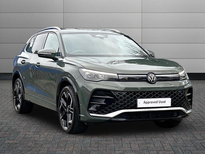Volkswagen Tiguan 1.5 ETSI MHEV R-Line DSG Euro 6 (s/s) 5dr Volkswagen Tiguan 1.5 ETSI MHEV R-Line DSG Euro 6 (s/s) 5dr