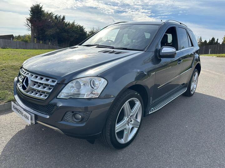Mercedes-Benz M Class 3.0 ML350 CDI V6 BlueEfficiency Sport Tiptronic 4WD Euro 5 5dr Mercedes-Benz M Class 3.0 ML350 CDI V6 BlueEfficiency Sport Tiptronic 4WD Euro 5 5dr