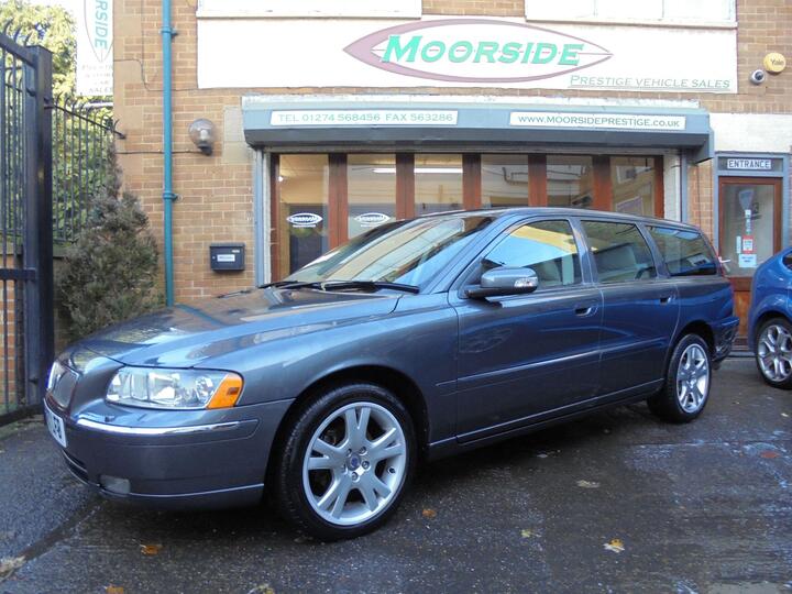 Volvo V70 2.4 SE 5dr