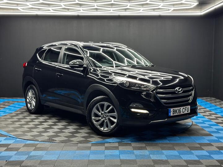 Hyundai TUCSON 1.7 CRDi Blue Drive Premium Euro 6 (s/s) 5dr Hyundai TUCSON 1.7 CRDi Blue Drive Premium Euro 6 (s/s) 5dr