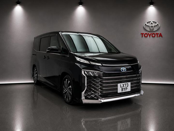 Toyota Voxy Hybrid S-Z