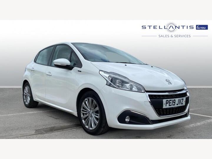 Peugeot 208 1.2 PureTech Signature Euro 6 (s/s) 5dr