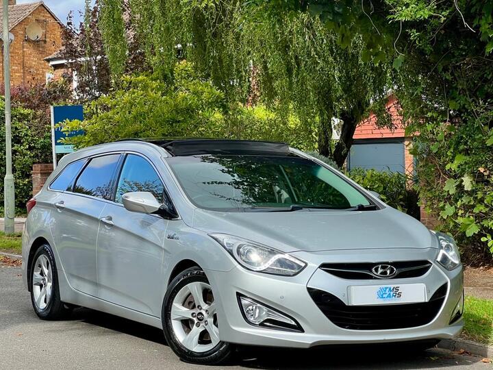 Hyundai I40 1.7 CRDi Blue Drive Premium Euro 5 (s/s) 5dr Hyundai I40 1.7 CRDi Blue Drive Premium Euro 5 (s/s) 5dr