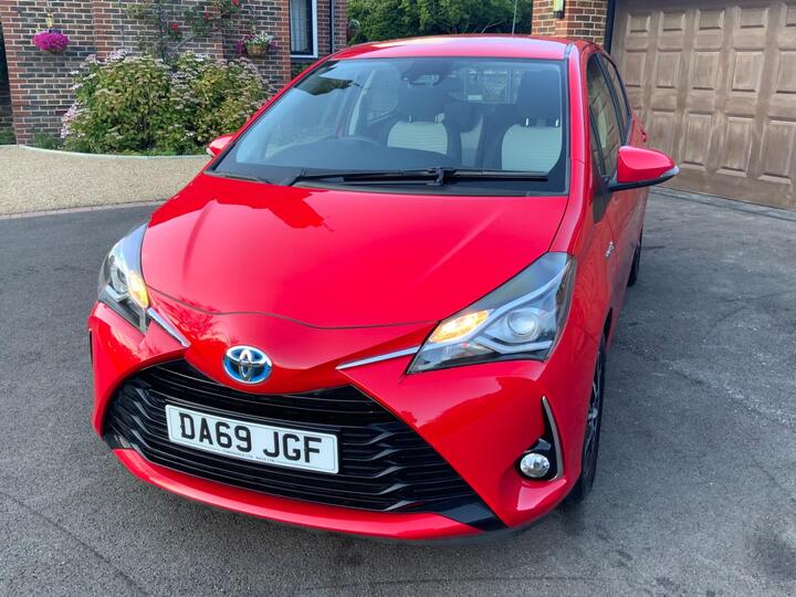 Toyota Yaris 1.5 VVT-h Icon Tech E-CVT Euro 6 (s/s) 5dr