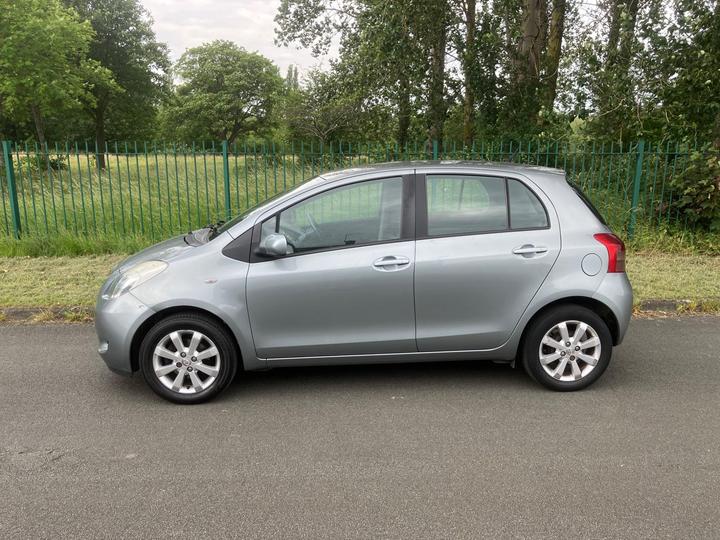 Toyota Yaris 1.0 VVT-i TR 5dr Toyota Yaris 1.0 VVT-i TR 5dr