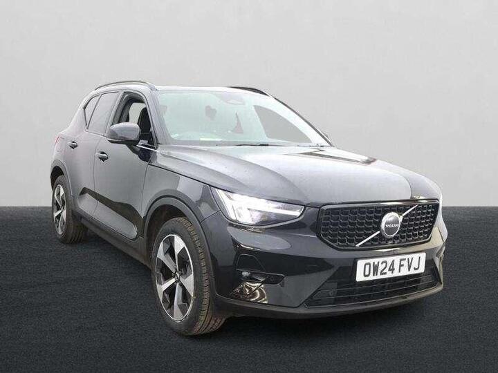 Volvo XC40 2.0 B3 MHEV Plus Dark DCT Auto Euro 6 (s/s) 5dr