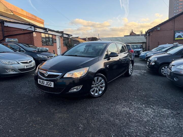 Vauxhall Astra 2.0 CDTi Elite Auto Euro 5 5dr Vauxhall Astra 2.0 CDTi Elite Auto Euro 5 5dr