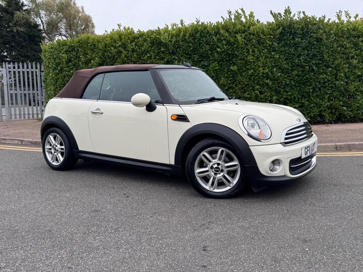 MINI Convertible 1.6 Cooper Euro 5 (s/s) 2dr MINI Convertible 1.6 Cooper Euro 5 (s/s) 2dr