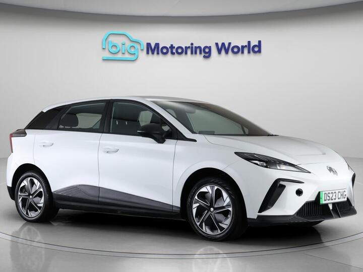 MG MG4 64kWh SE Long Range Auto 5dr